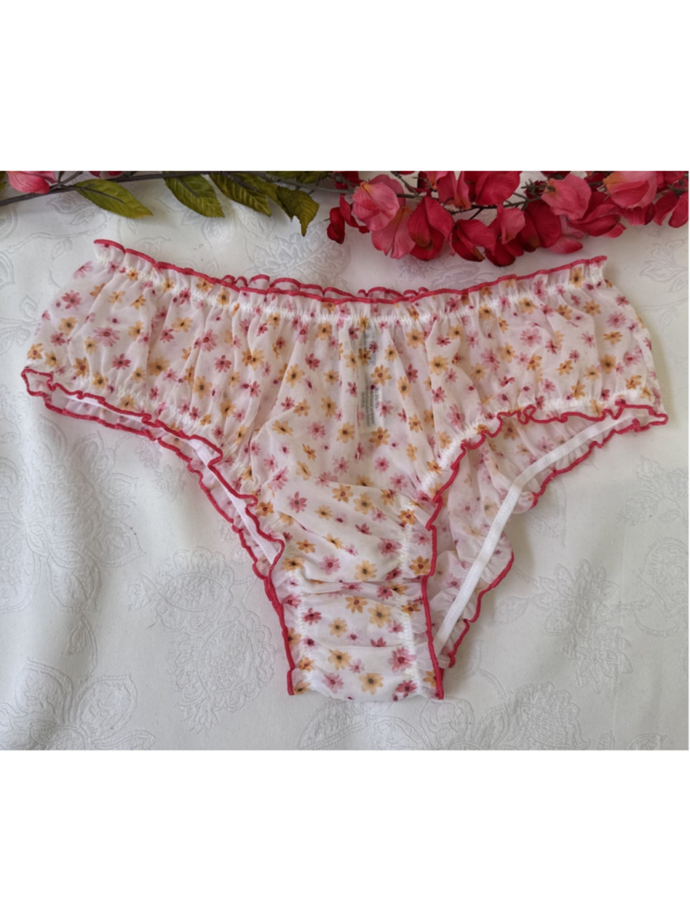 PINK VICTORIA'S SECRET M PUCKERED FLORAL MESH SISSY RUFFLE CHEEKY PANTIES NWT